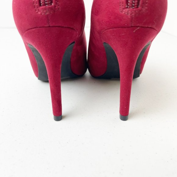 KELLY + KATIE Crimson Faux Suede Ankle Boots Size 6M - Picture 6 of 13